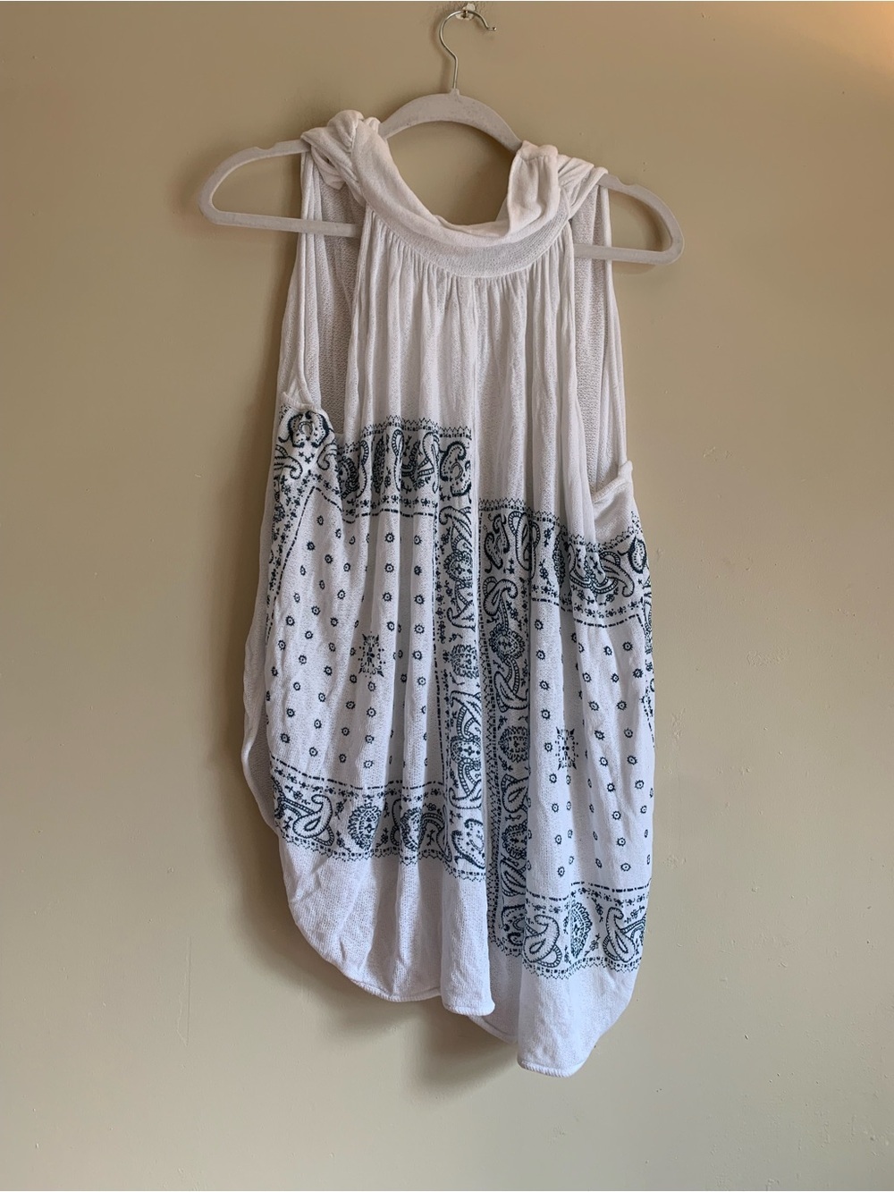 Free People White Tank Top Blue Bandana Print Blouse Women Size XS Lightweight